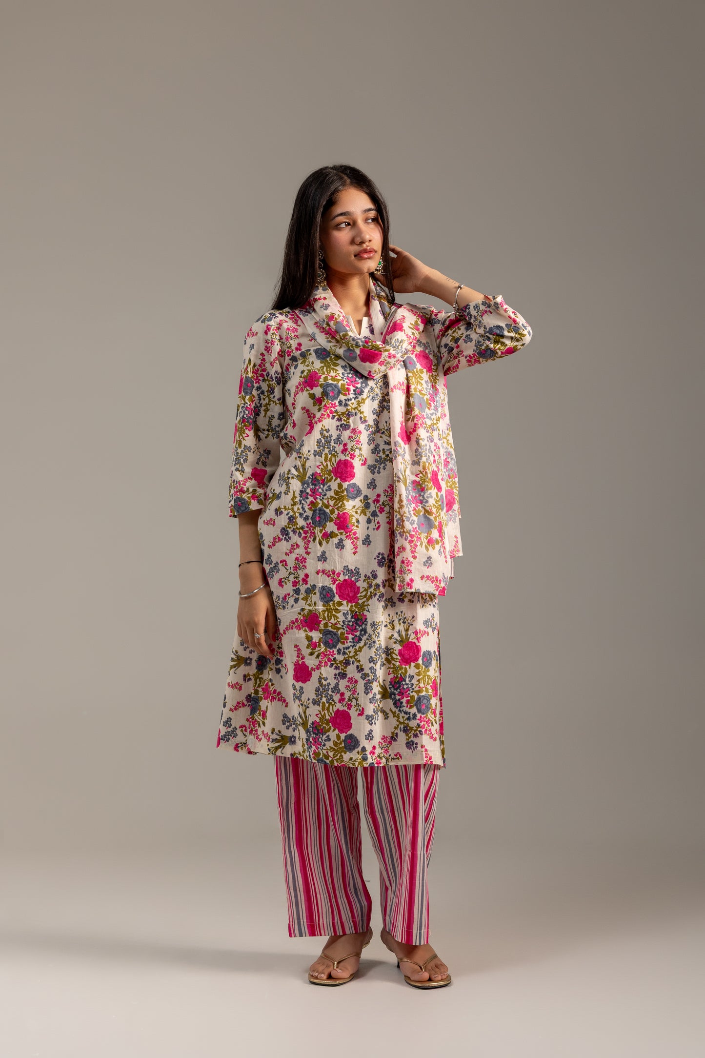 Tara Pink and White Kurta set with dupatta