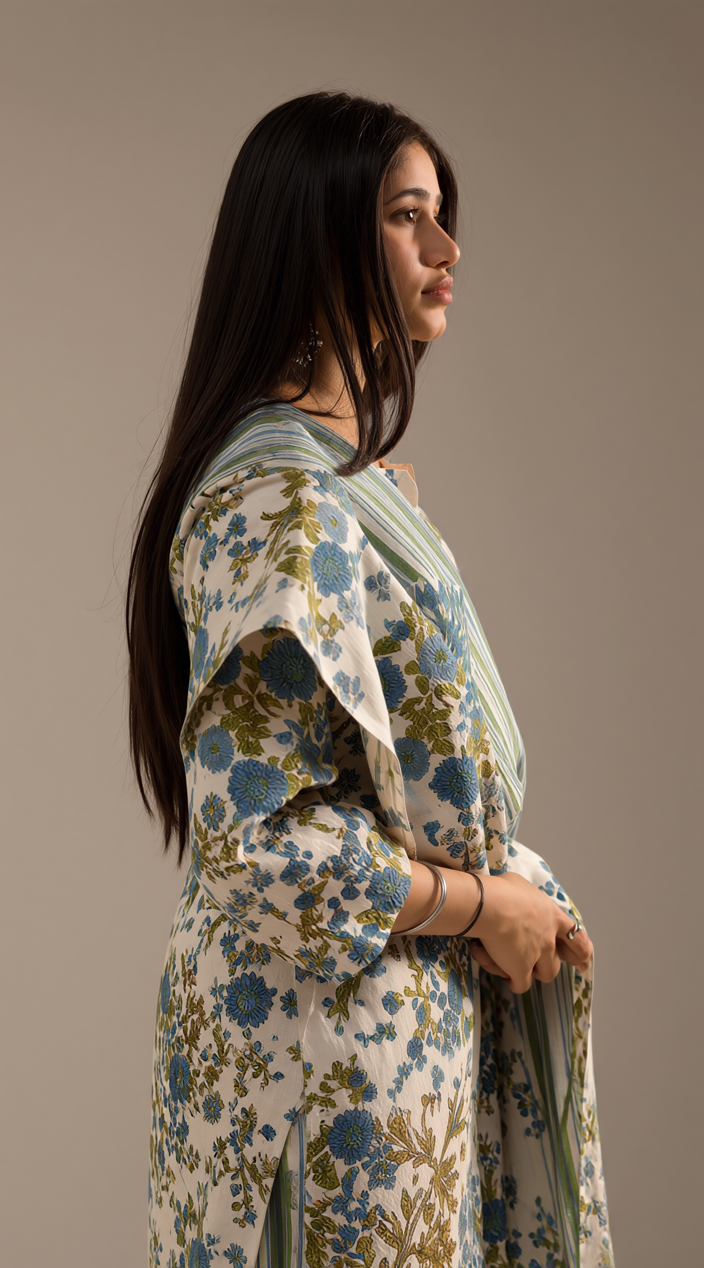Tara Grey and White Kurta set with dupatta